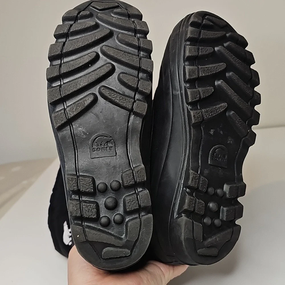 Sorel Childrens Cub black snow boots.  Size 1
